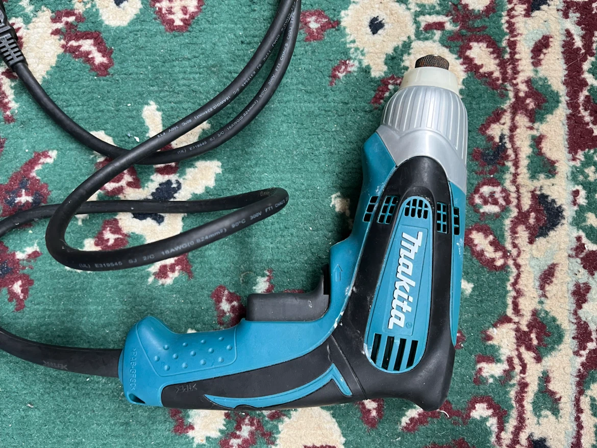 Makita TD0100 Impact Driver - photo 2