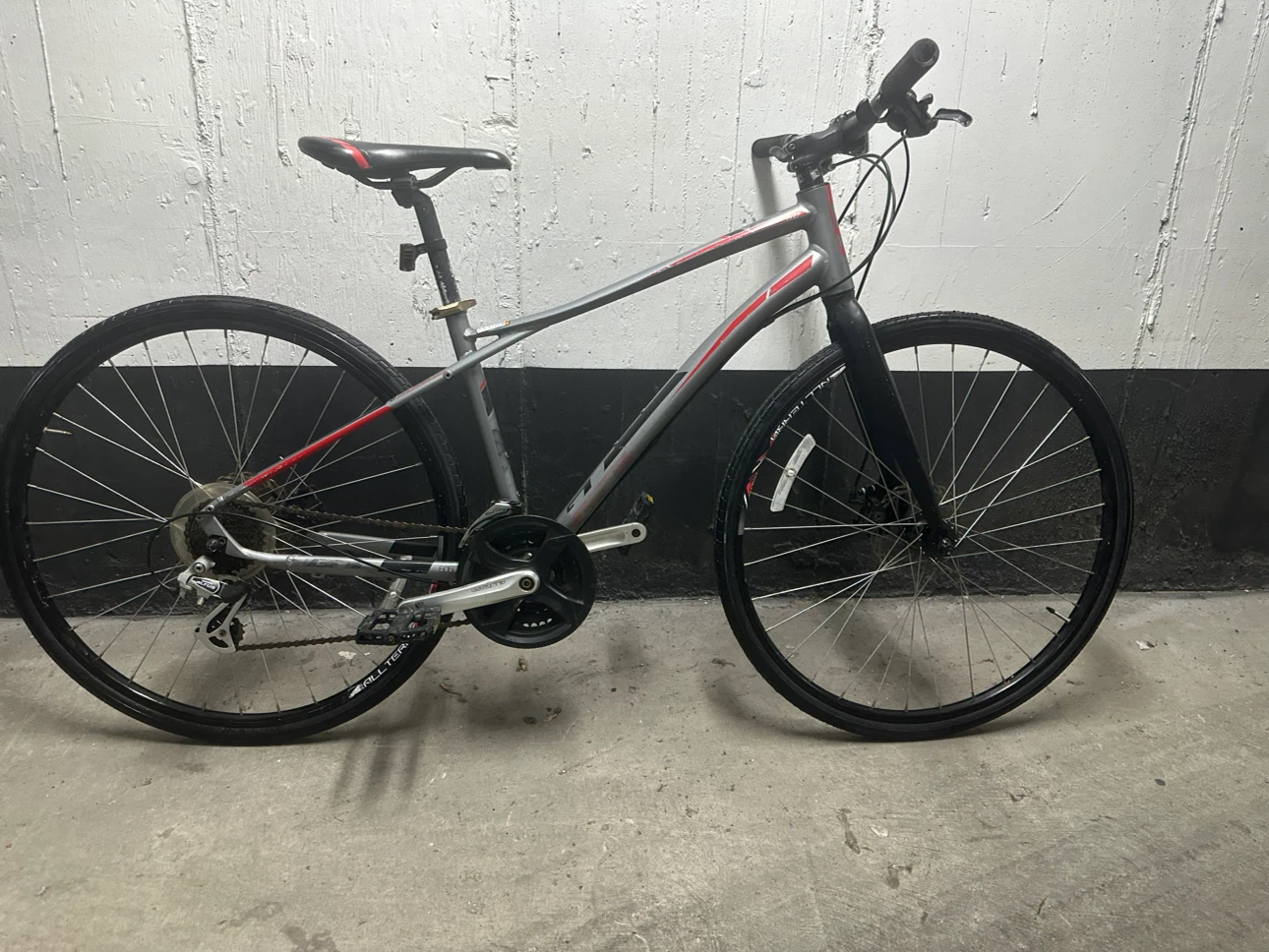 GT Bicycles Hybrid Bike Grey - photo 2