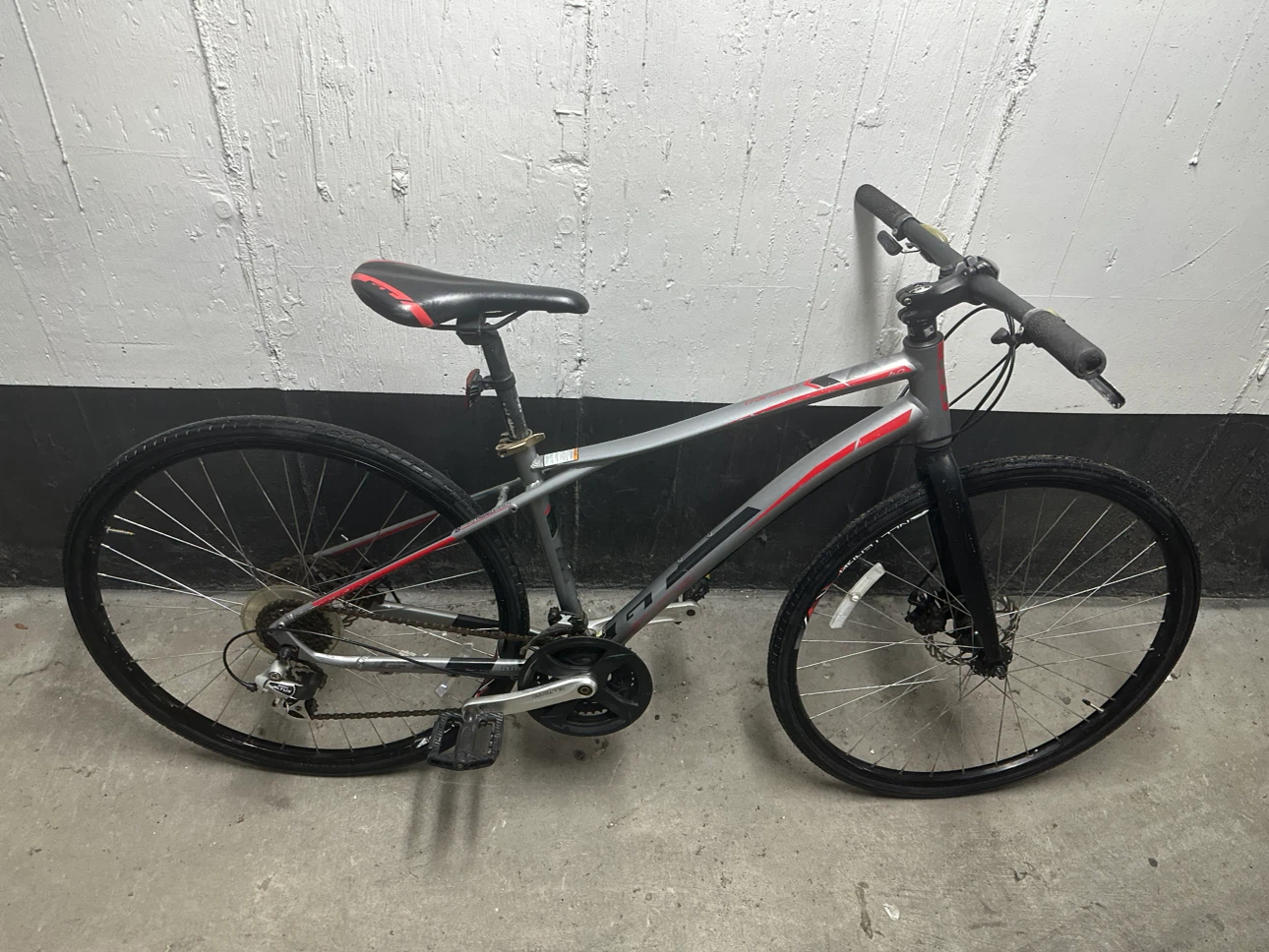 GT Bicycles Hybrid Bike Grey - photo 4