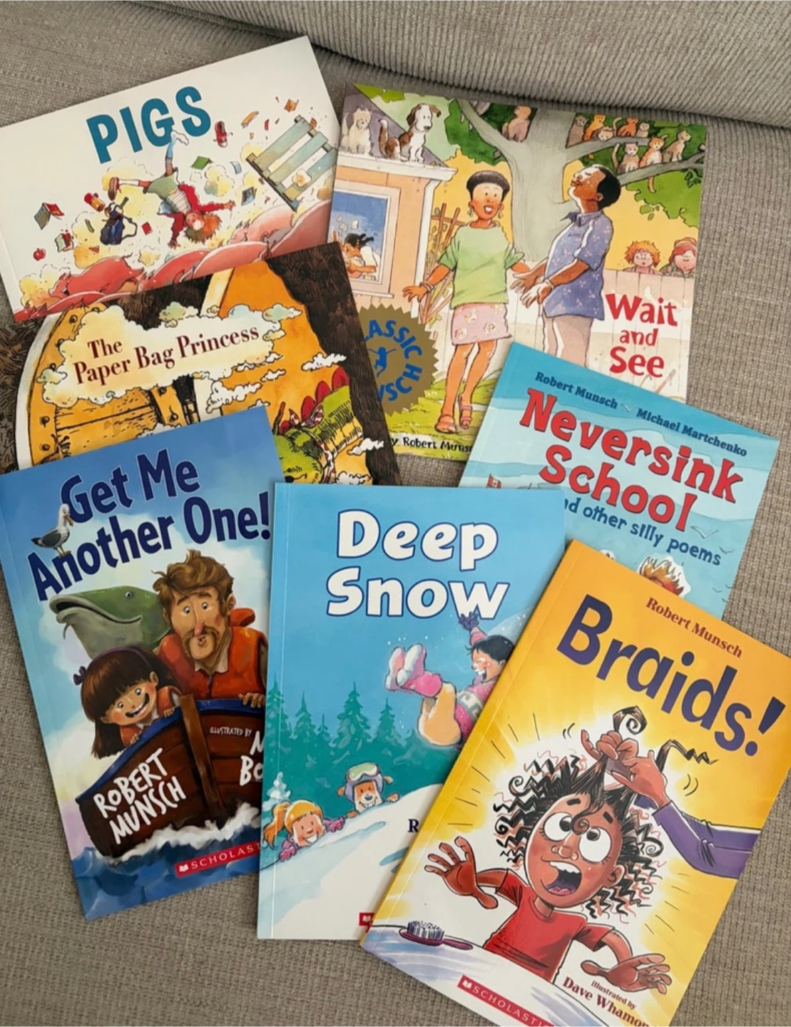 Robert Munsch Classic and Scholastic Books (13) - photo 2