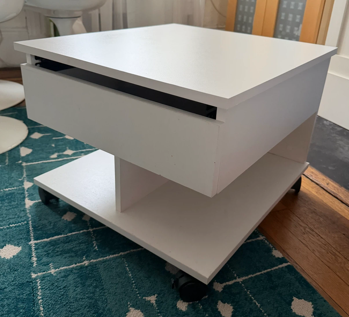 Side/Coffee Table with Lift-Top & Storage