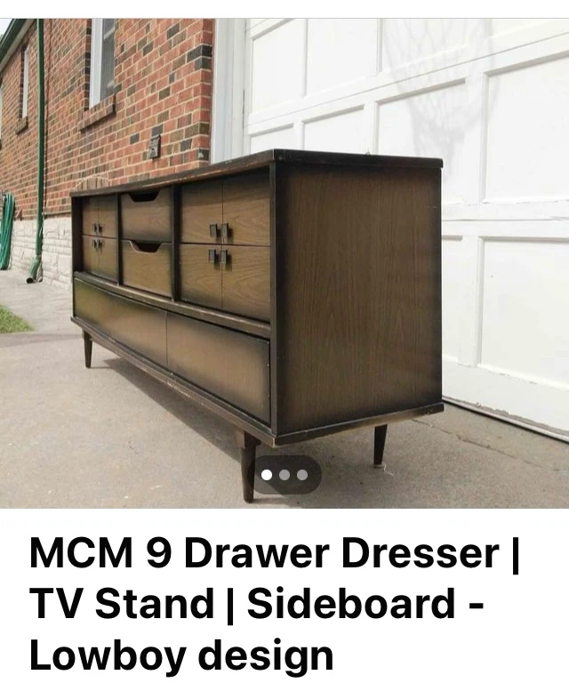 Mid-Century Modern 9-Drawer Dresser / Sideboard