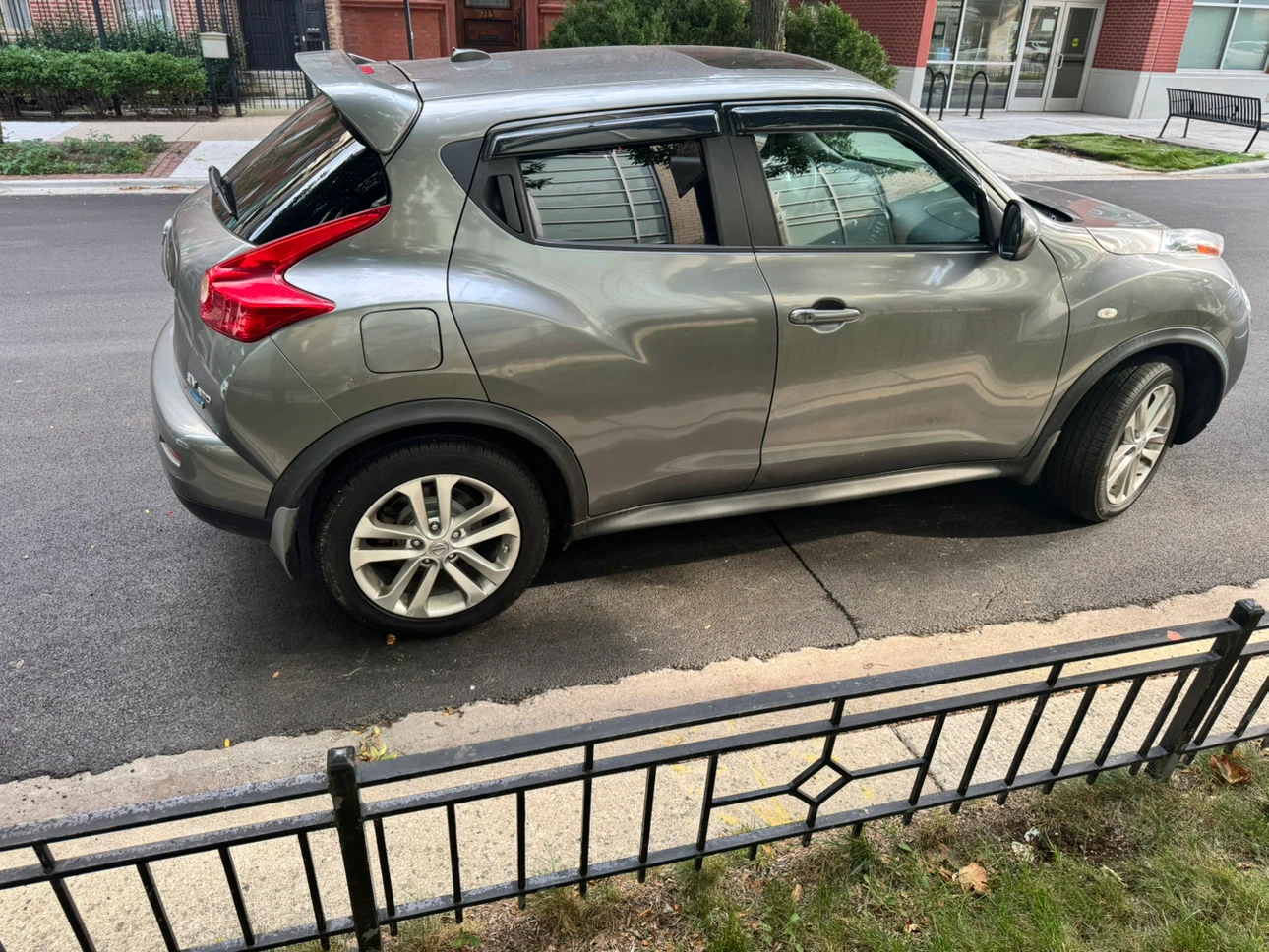 2012 NISSAN JUKE SV AWD - photo 2