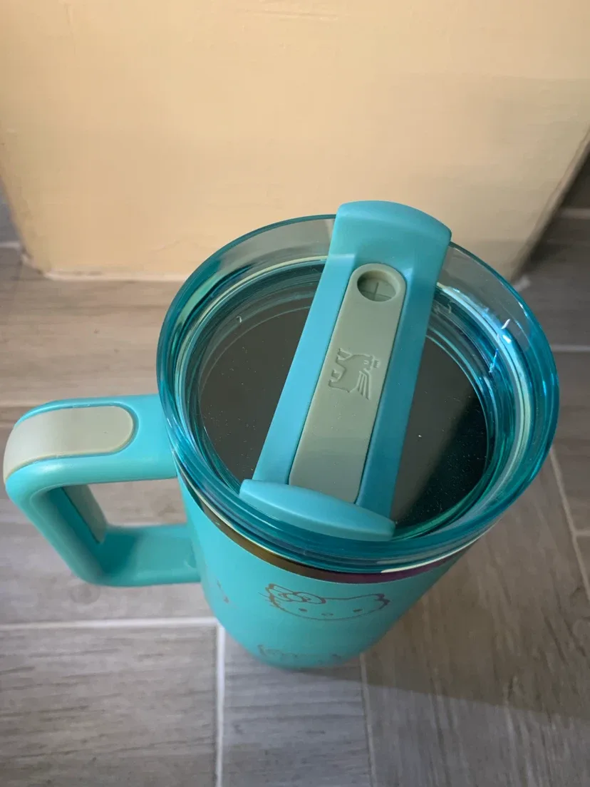 Super cute 40oz Hello Kitty tumbler - photo 2