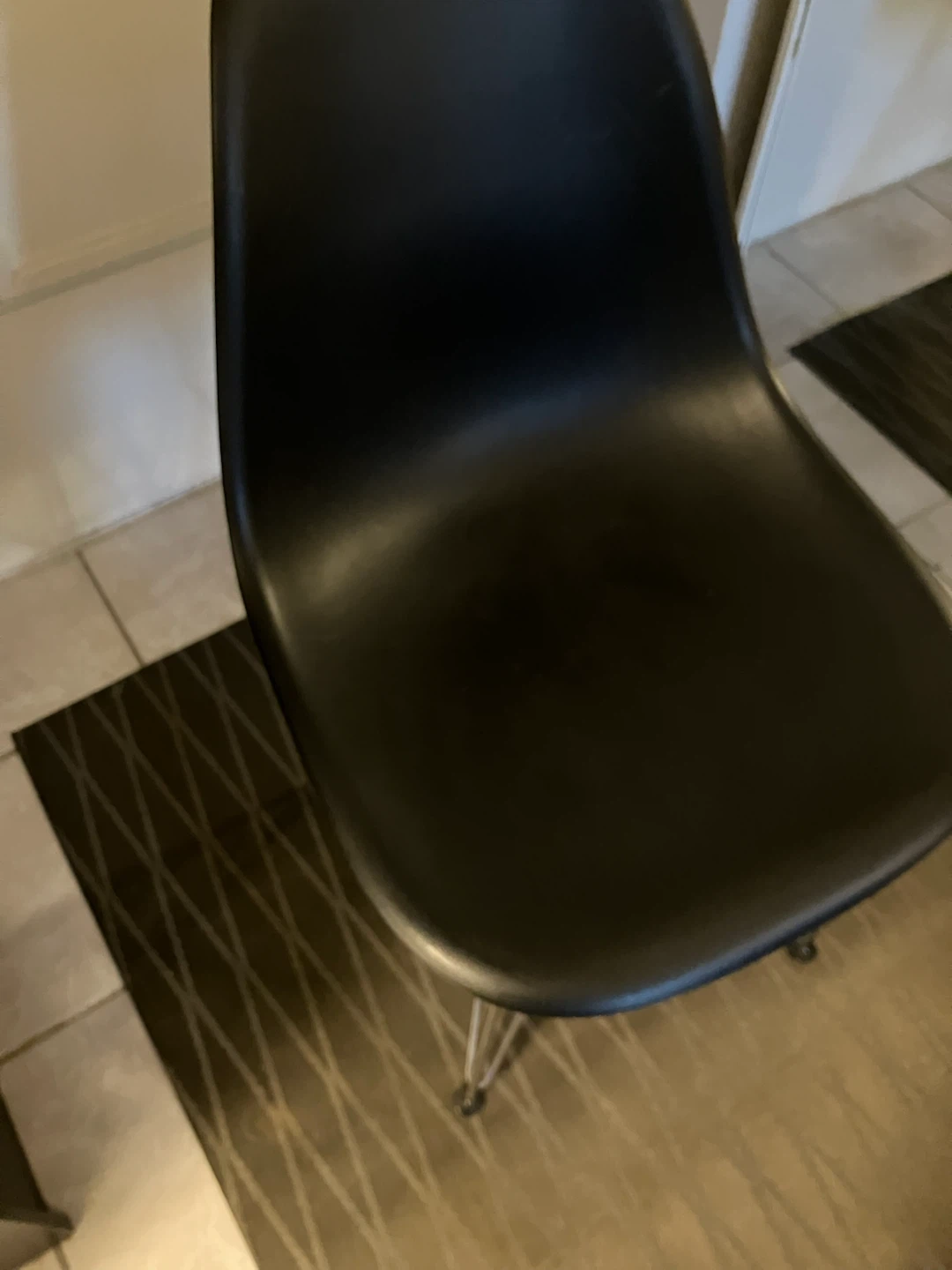 Eames style moulded plastic side chair with Eiffel base - photo 2