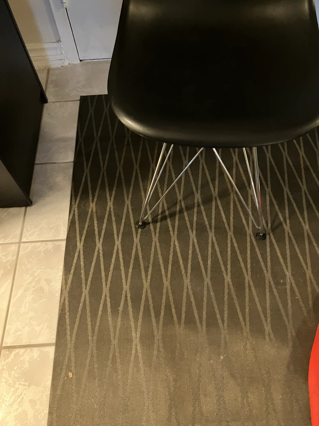 Eames style moulded plastic side chair with Eiffel base - photo 3