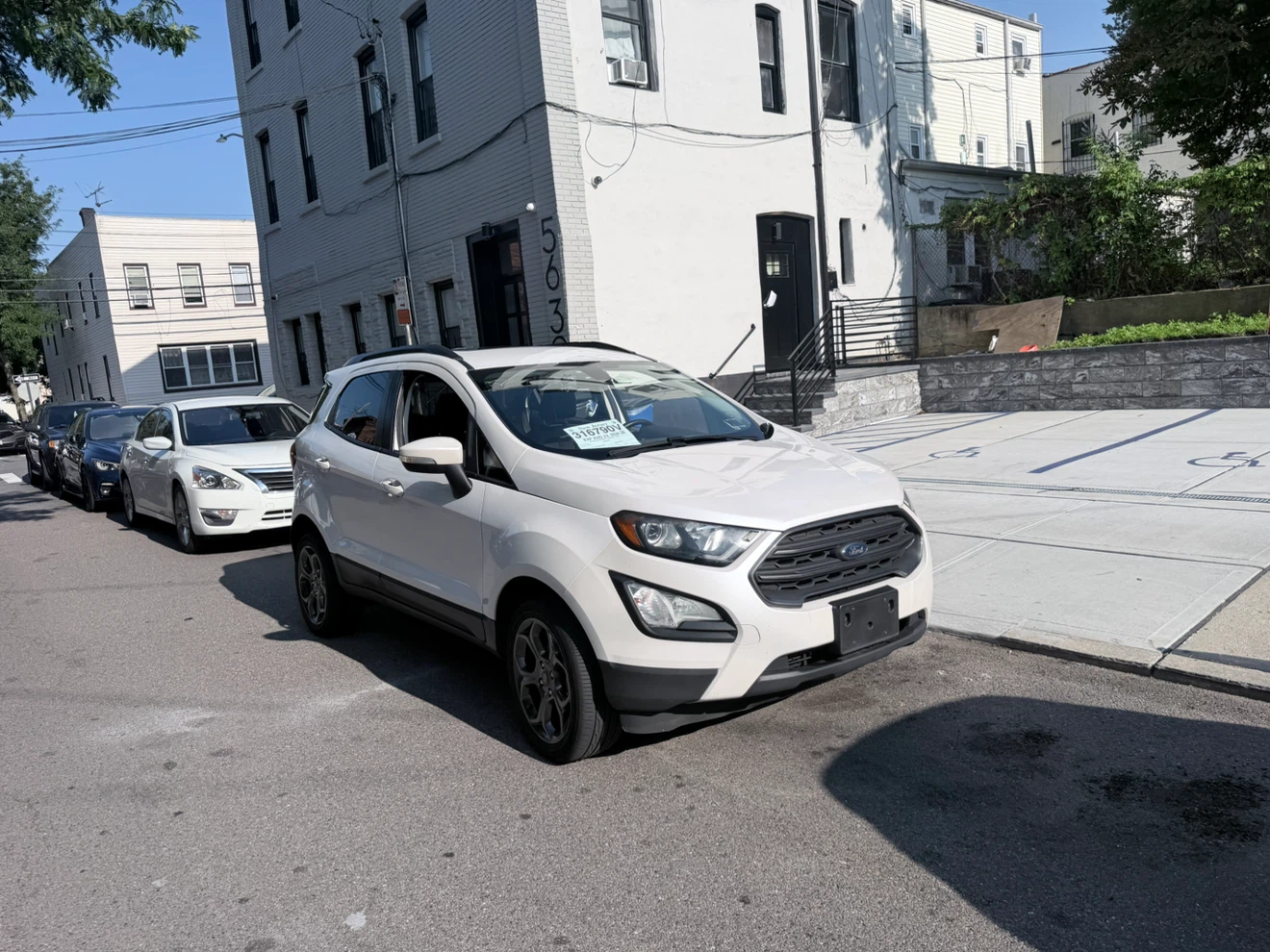 White Ford EcoSport SUV - photo 5