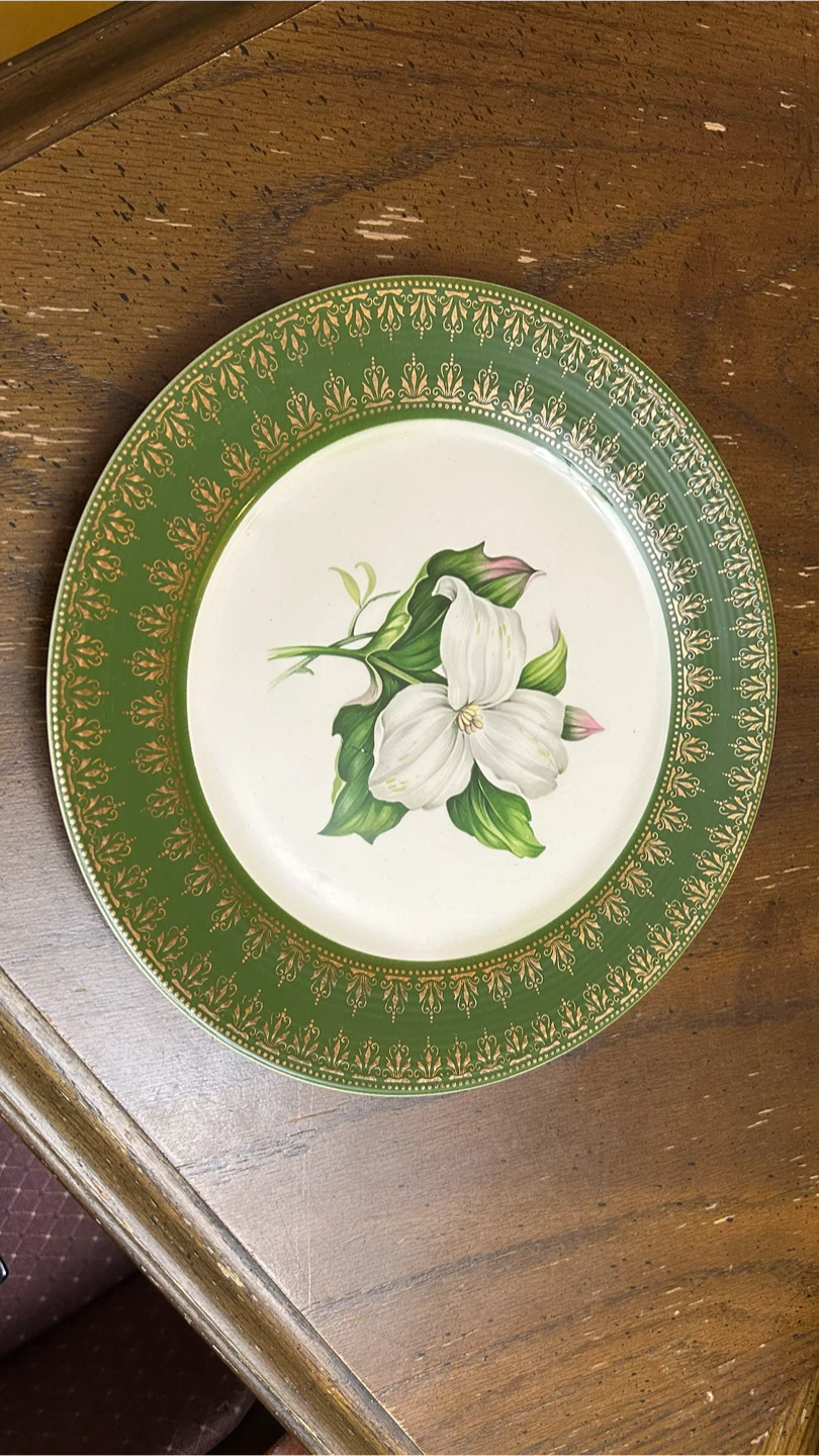 Vintage Decorative Plate with Trillium Flower