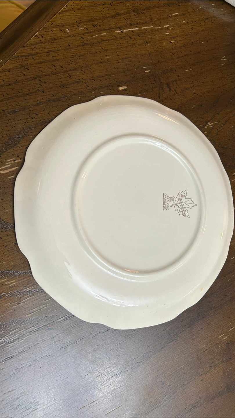 Vintage Decorative Plate with Trillium Flower - photo 2