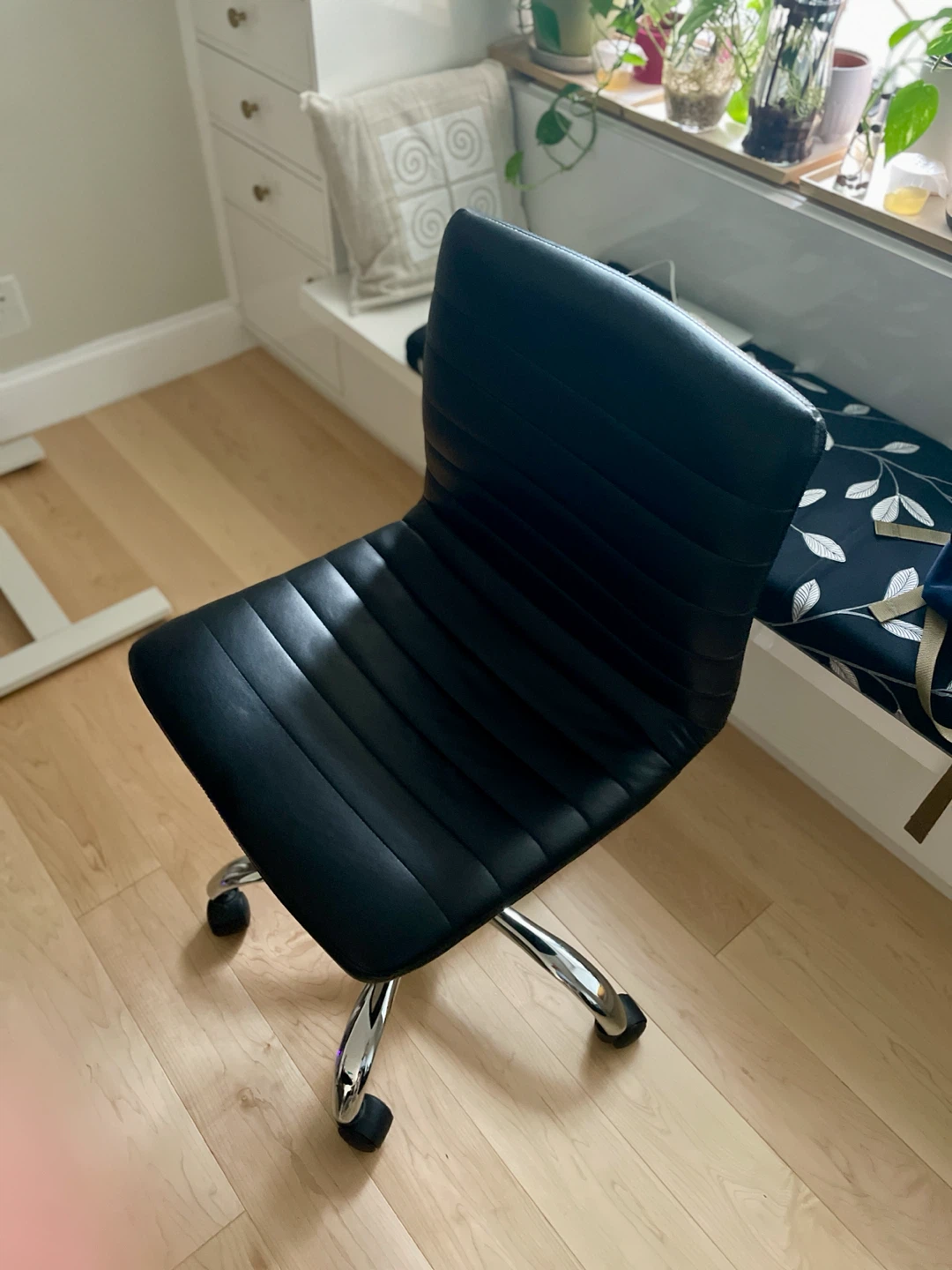 Black rolling office chair