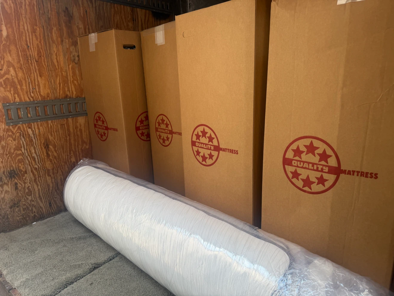 Quality Mattress Queen say enrollado