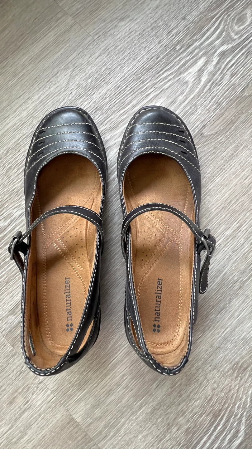 Naturalizer black leather mary jane wedges