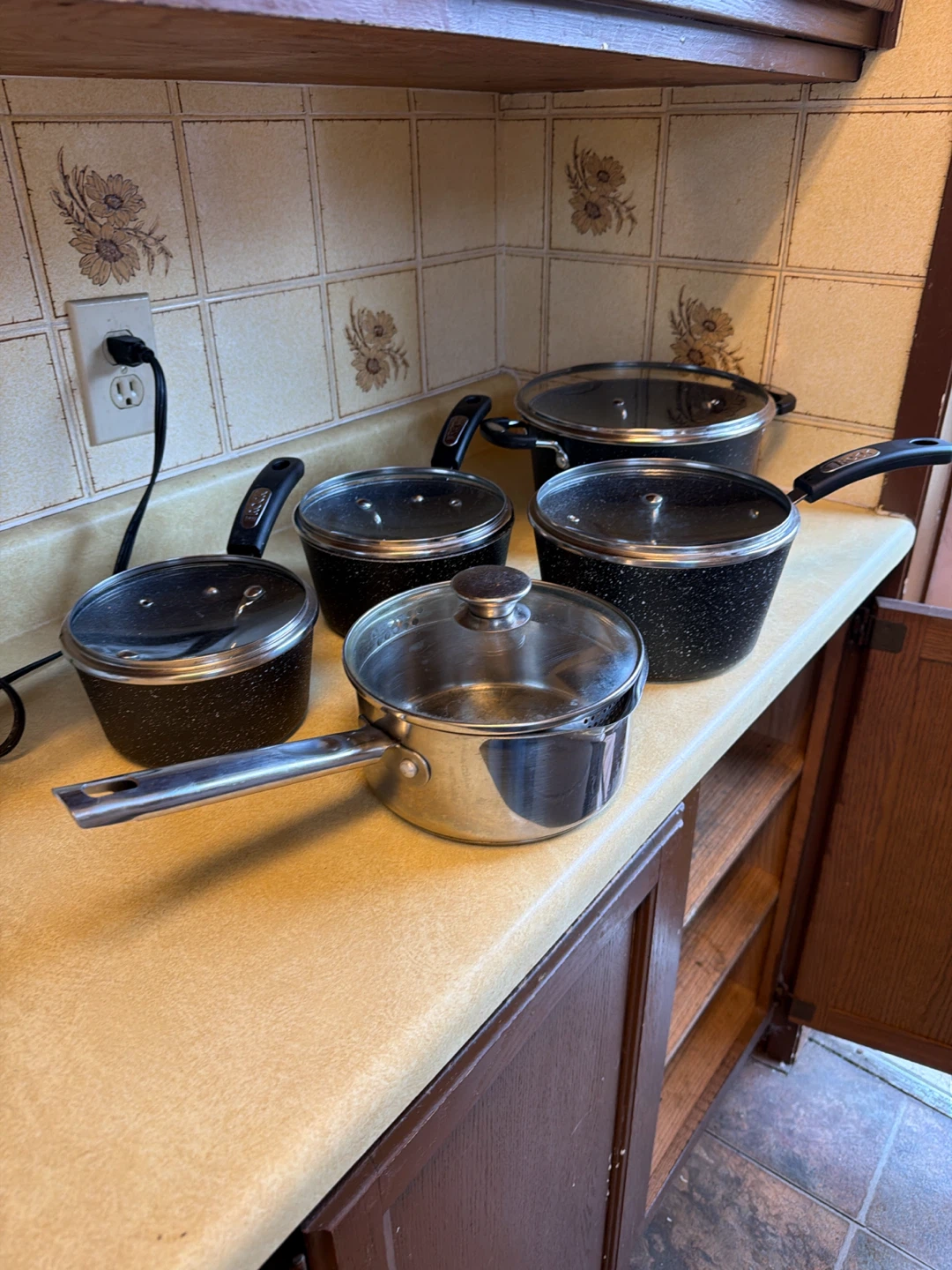 Rock Pots and Pans Set - free