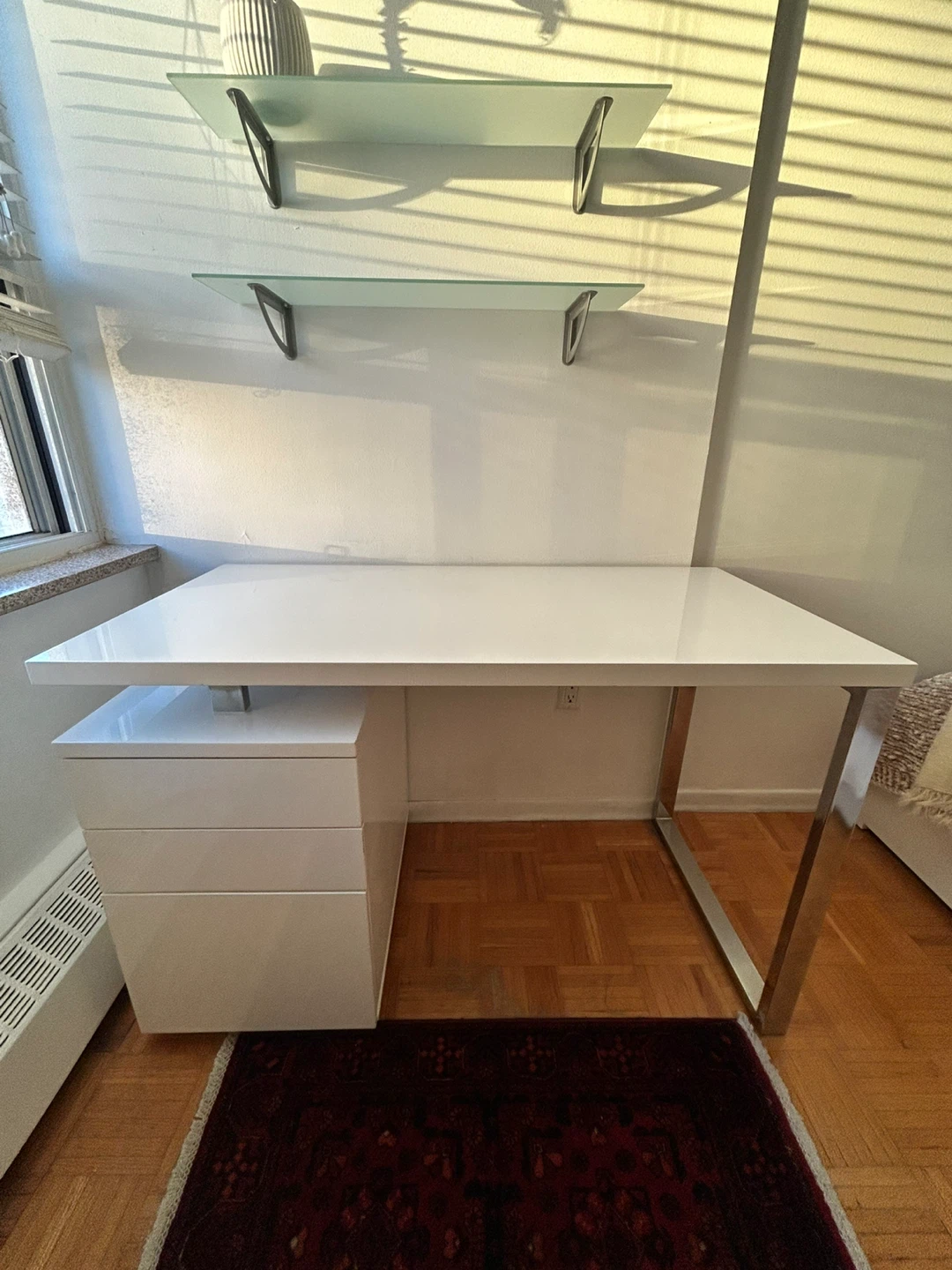 White lacquered Structube Desk for sale - photo 2