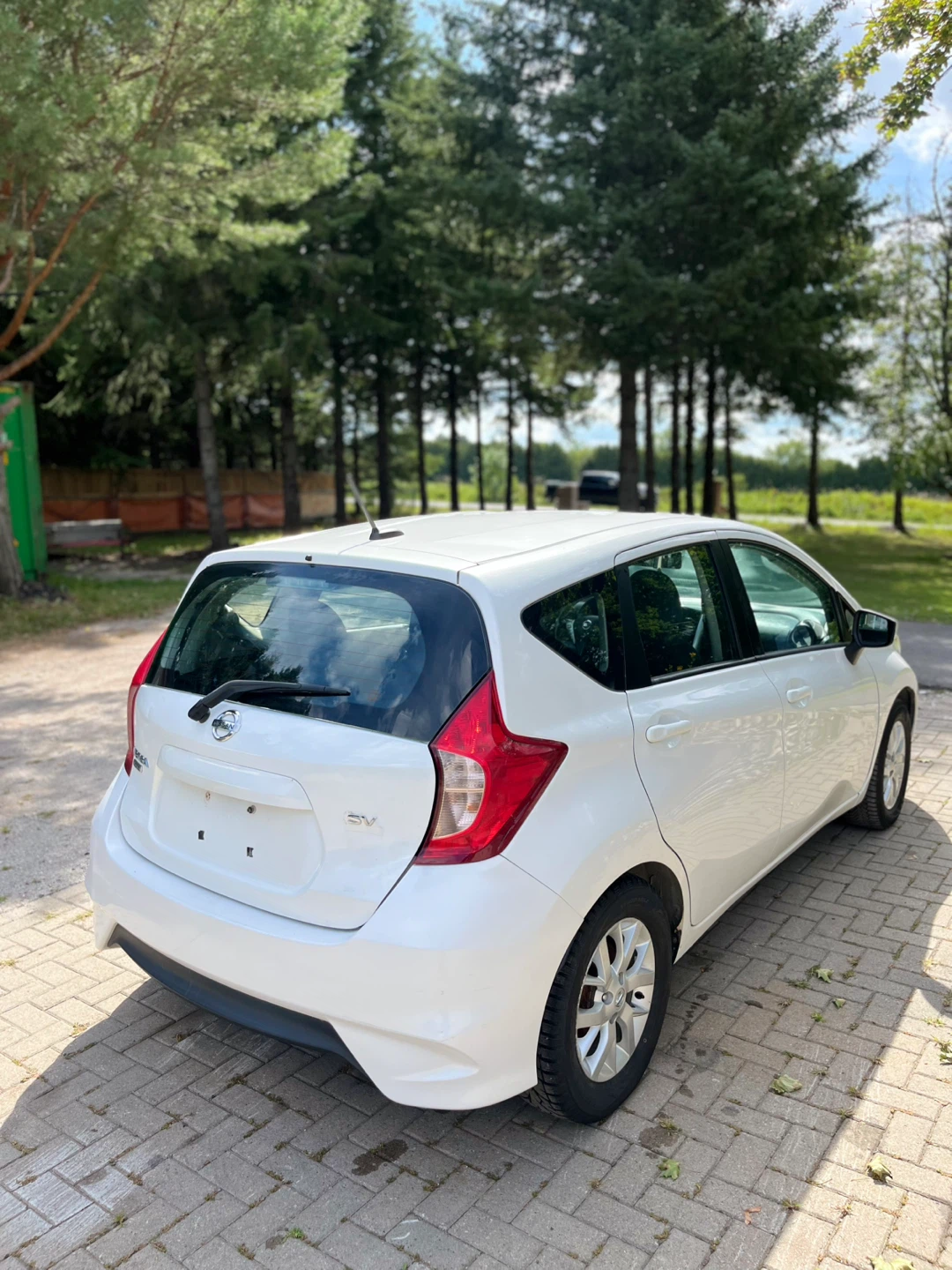 2017 White Nissan Versa SV Hatchback - photo 4