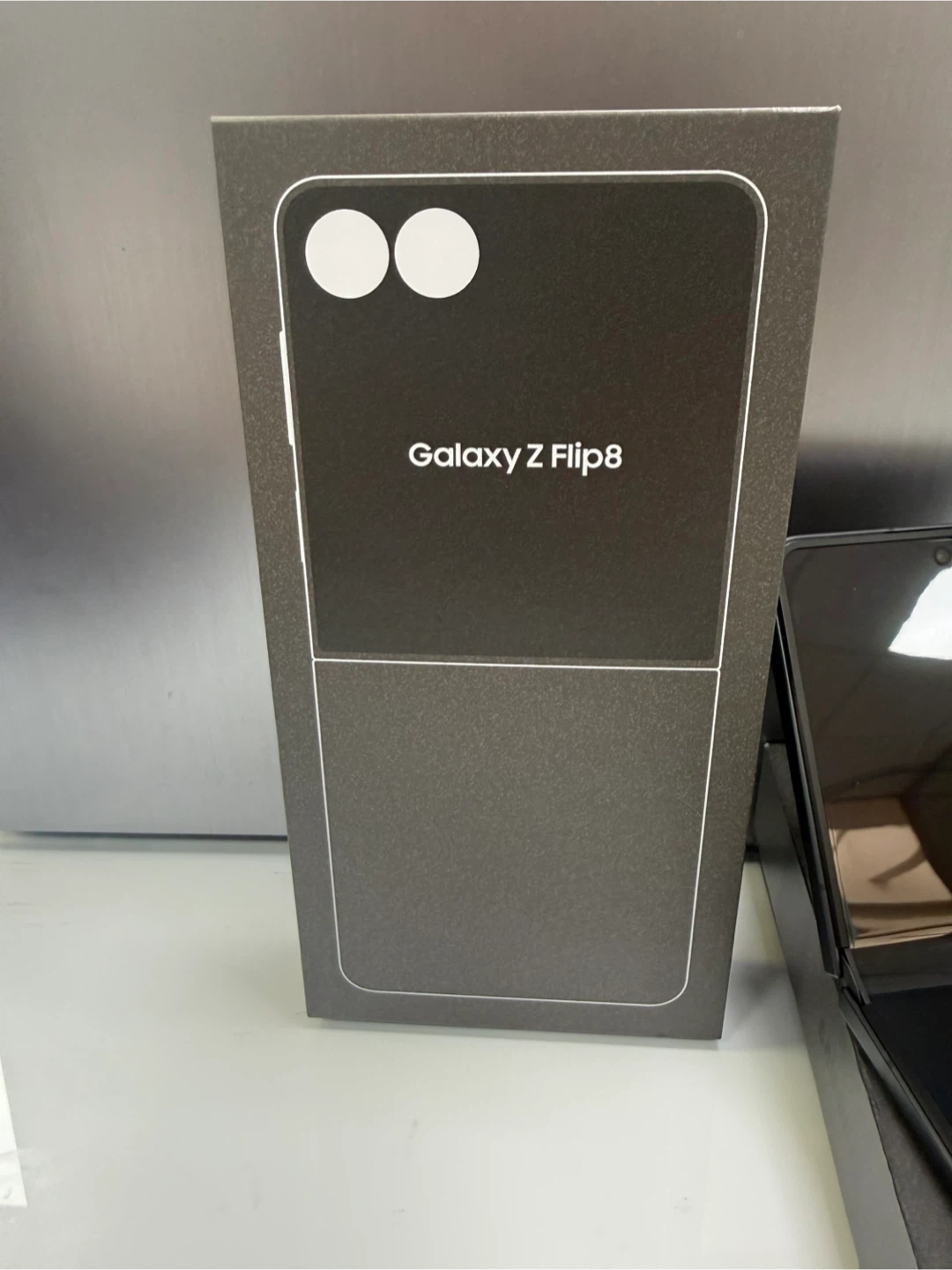 Samsung Galaxy Z Flip 8 - photo 3