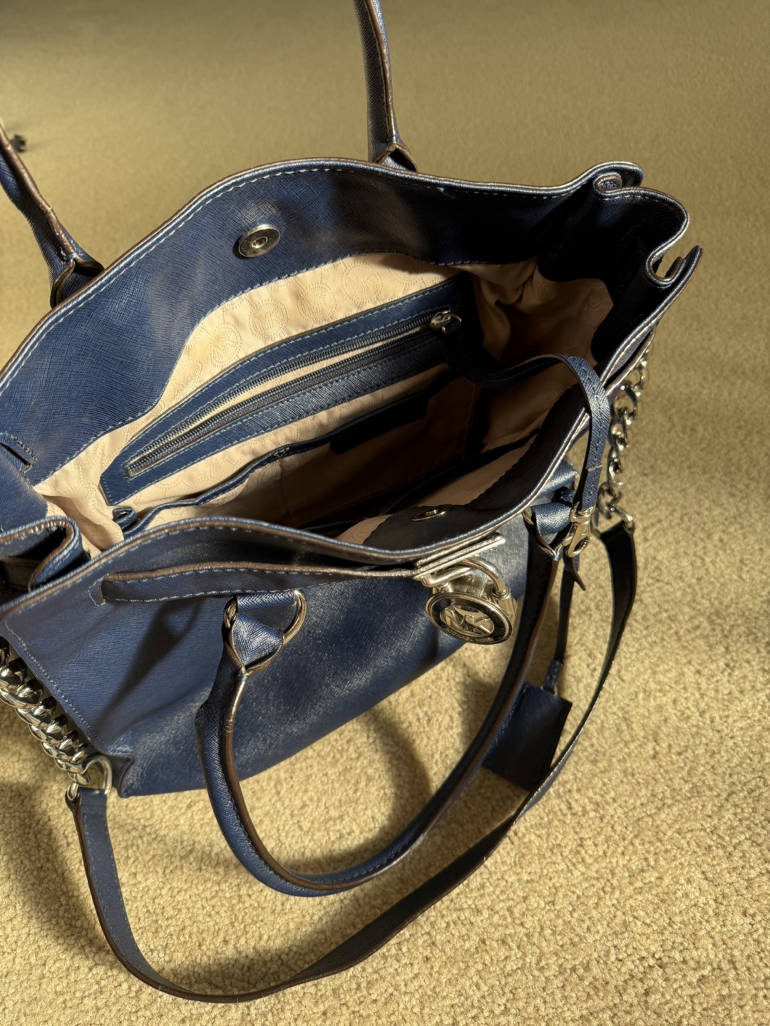 Michael Kors Navy Leather Handbag - photo 2