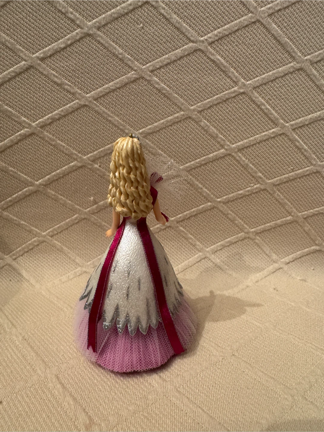 Hallmark Keepsake Barbie Celebration Ornament Special 2005 - photo 4