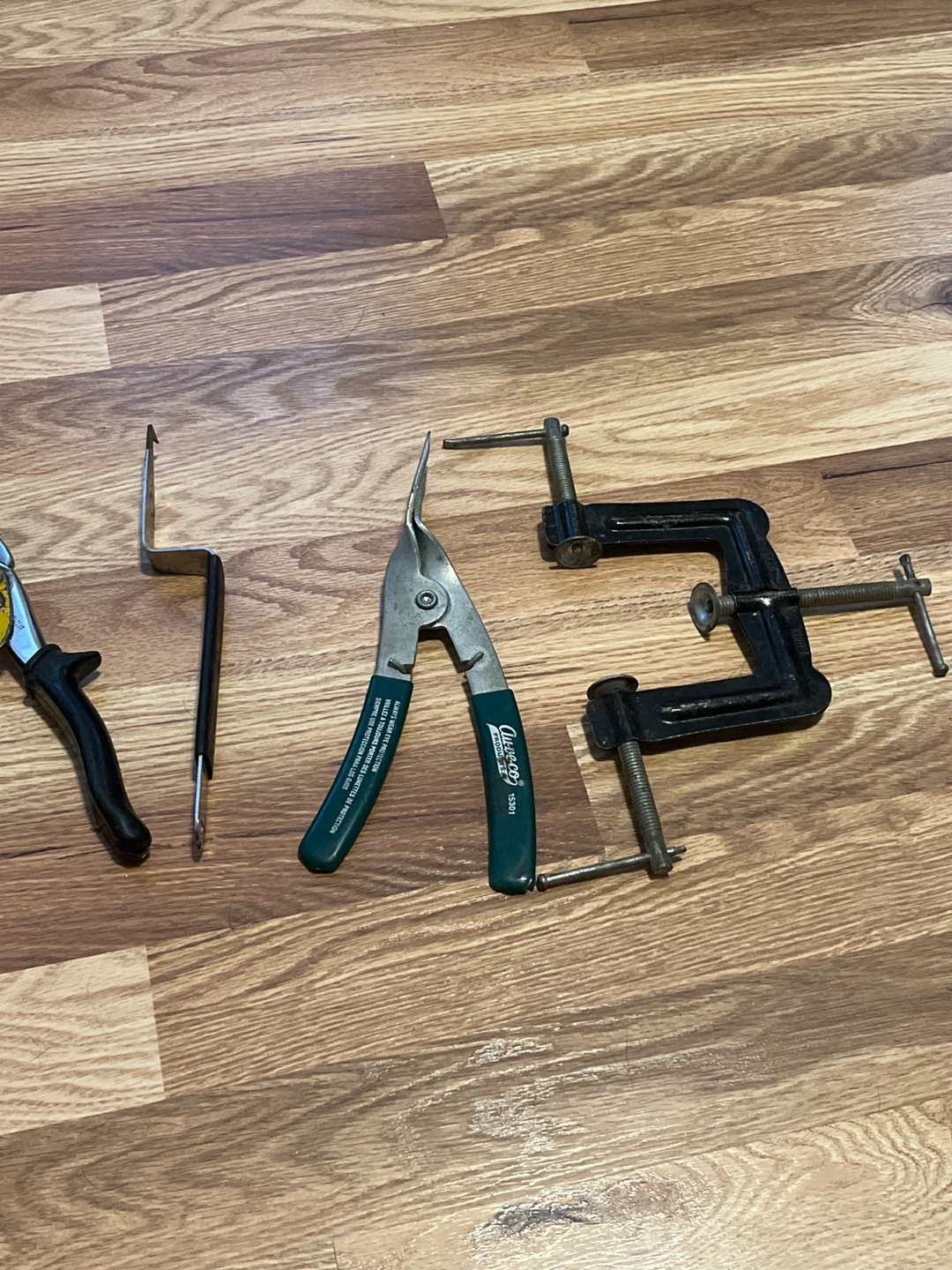 Assorted Hand Tools: Ratchet, Aviation Snips, Clamps - photo 3