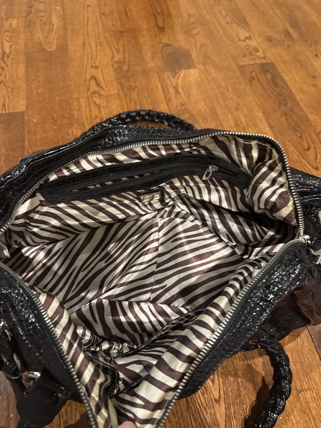 Guess Black Patent Leather Tote Bag - photo 2