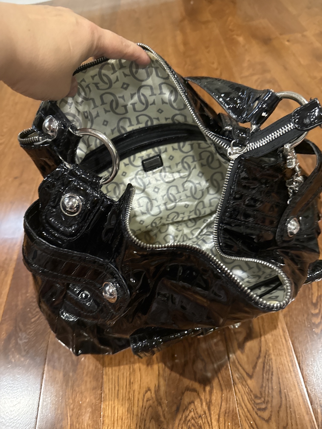 Black patent leather Guess shoulder bag - photo 2
