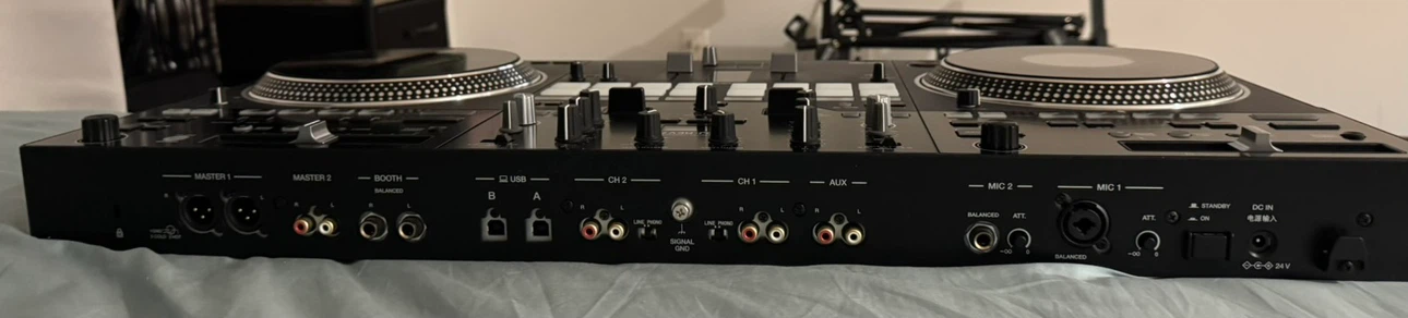Pioneer DJ DDJ-REV7 Controller - photo 3