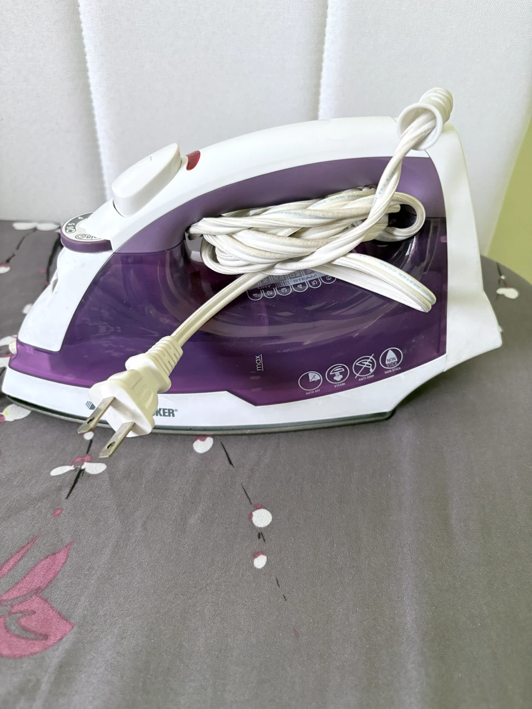 Black & Decker Steam Iron - photo 4