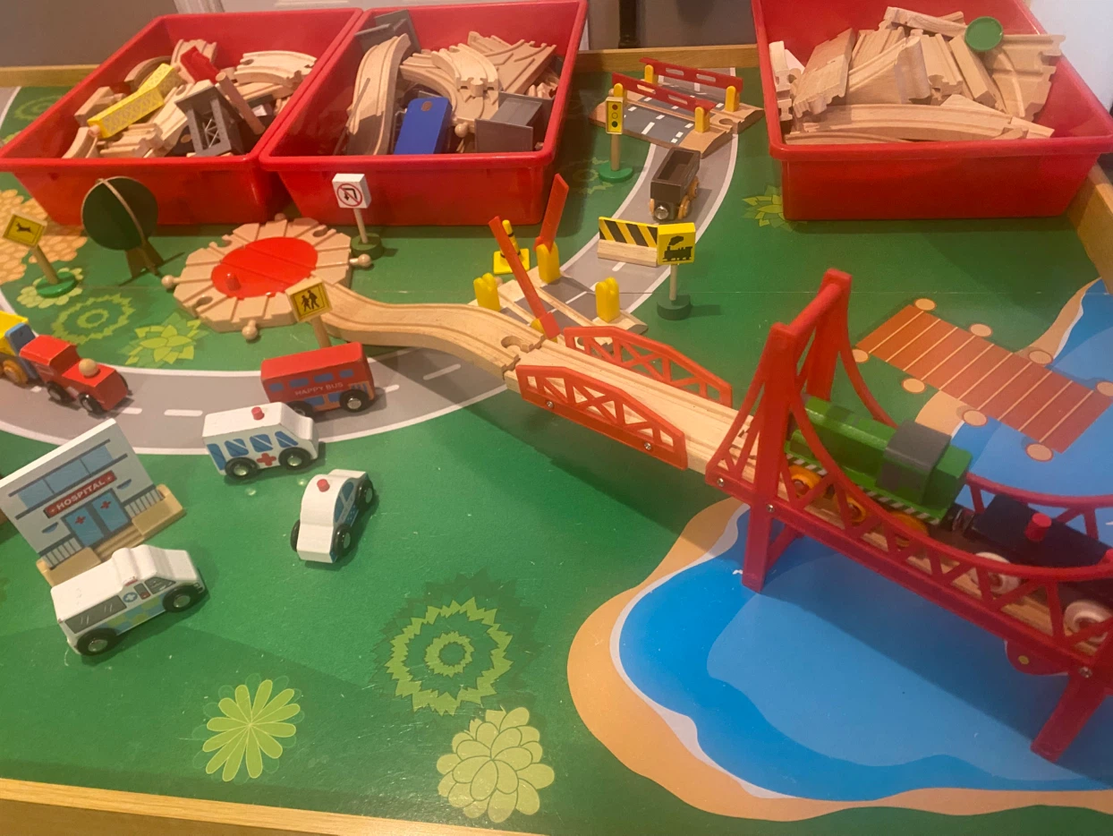Kidkraft train table & train set - photo 5
