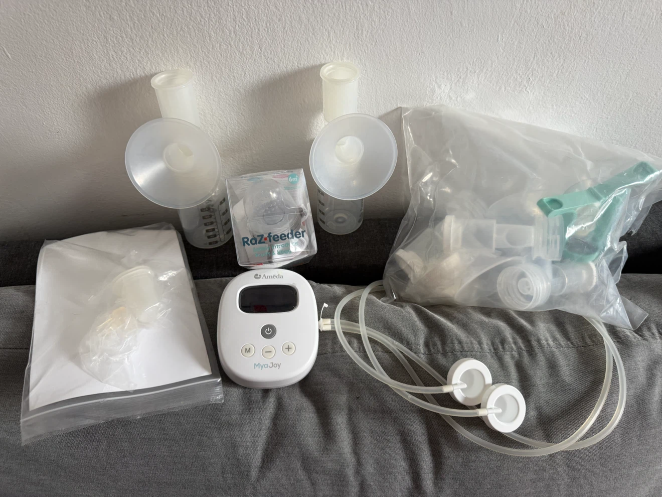 Ameda Mya Joy Breast Pump and Raz-Feeder