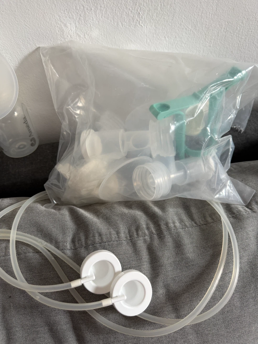 Ameda Mya Joy Breast Pump and Raz-Feeder - photo 4