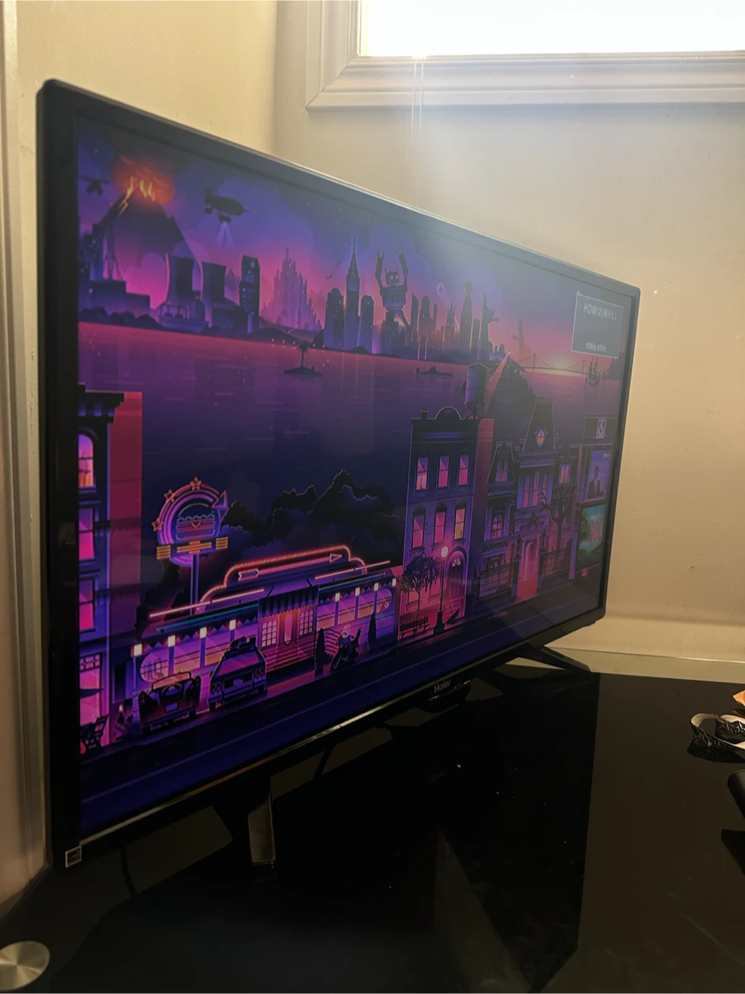 Haier 32” LED TV with Roku - photo 3