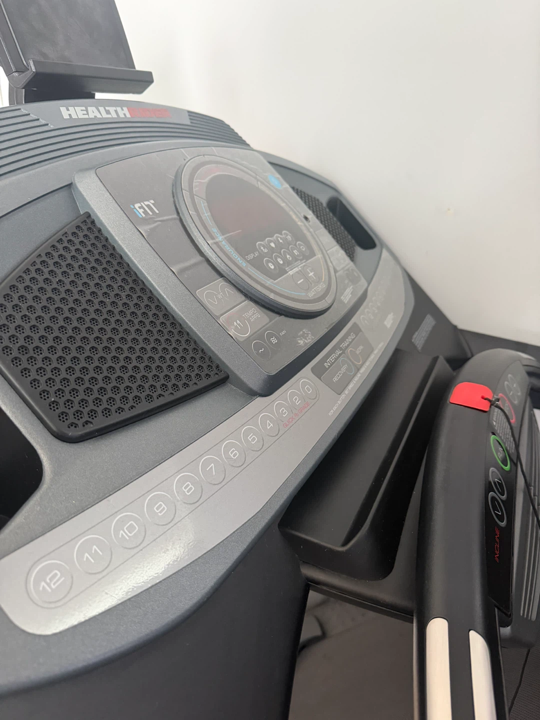 HR Treadmill - photo 2