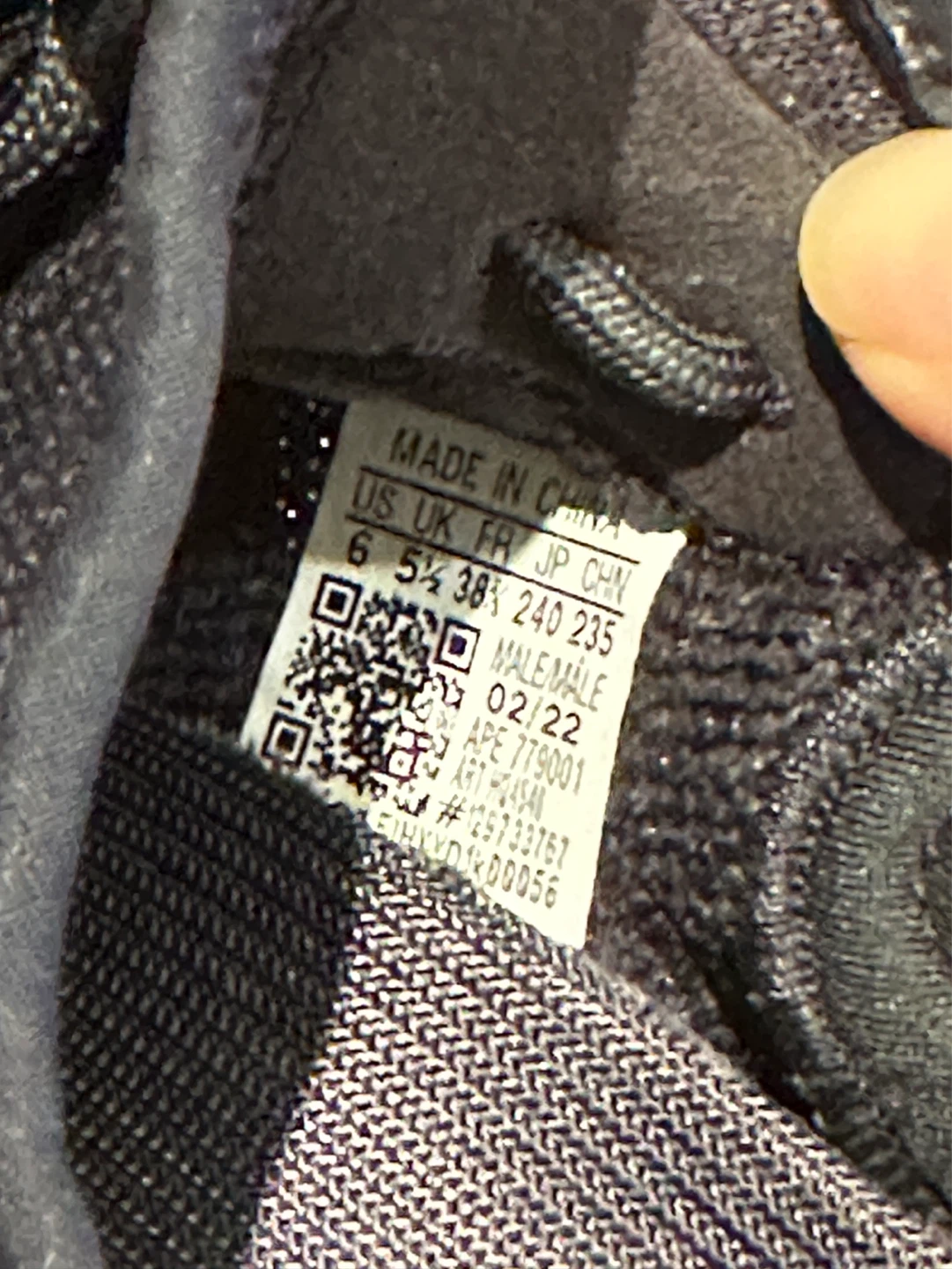 Adidas Yeezy Boost 350 V2 Black Size 6 - photo 4