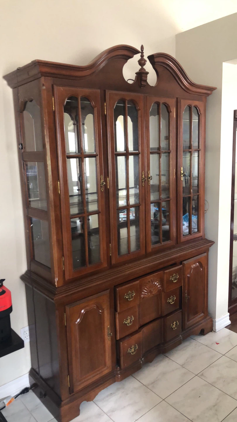 Traditional Wooden Hutch Display Cabinet
