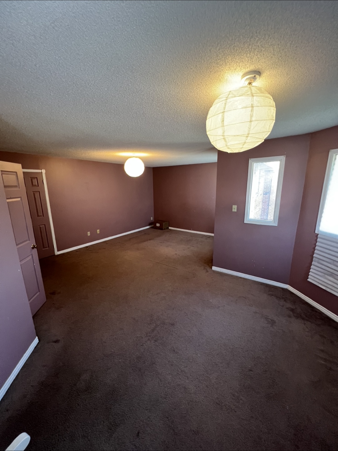 Room for Rent in Upper Level House Available Dixe/Queen - photo 2
