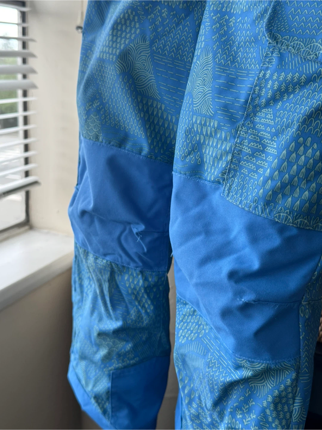 MEC Kids Snowsuit - Size 6 - photo 4