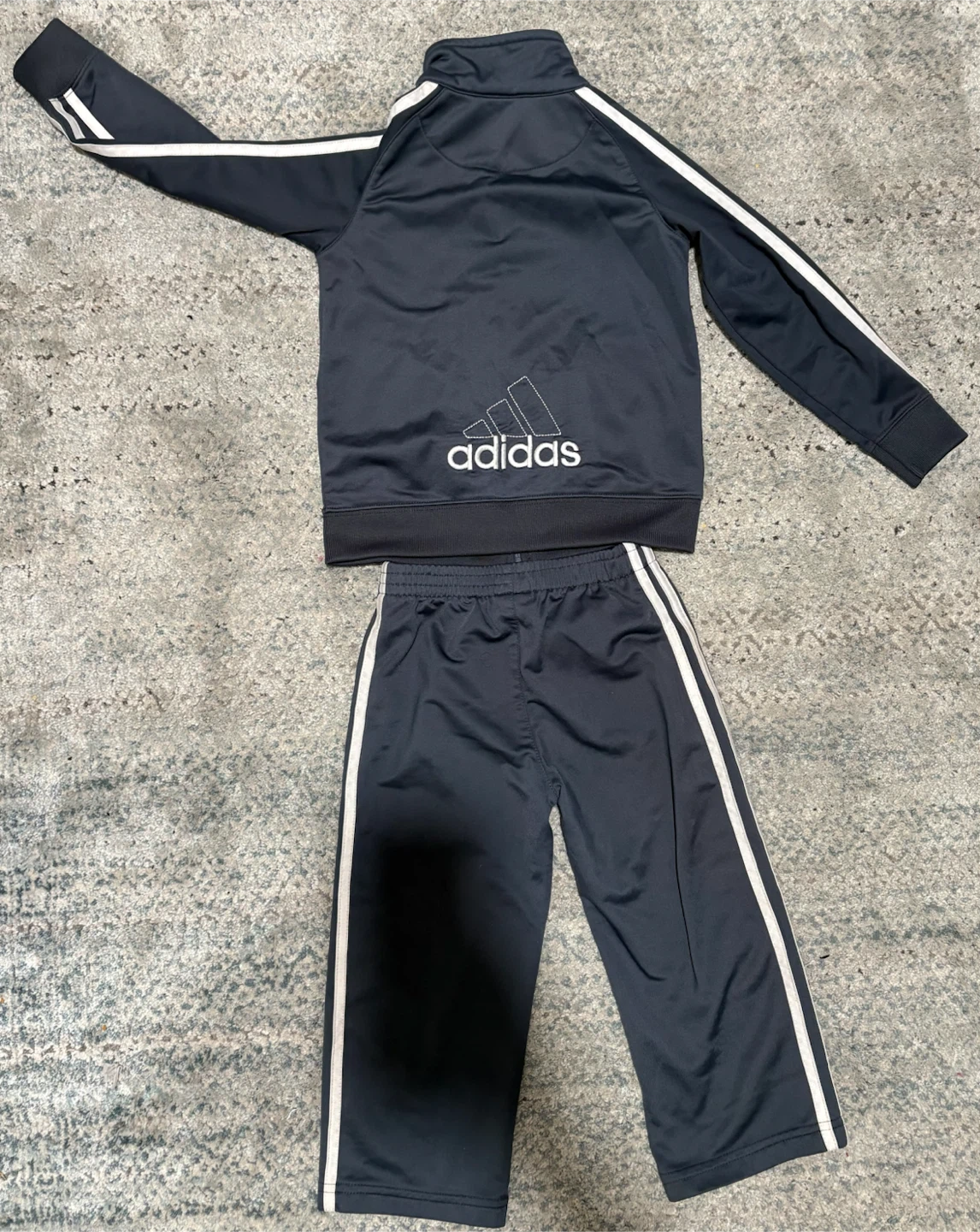 Adidas Unisex Kids Tracksuit Set - Size 3T - photo 2