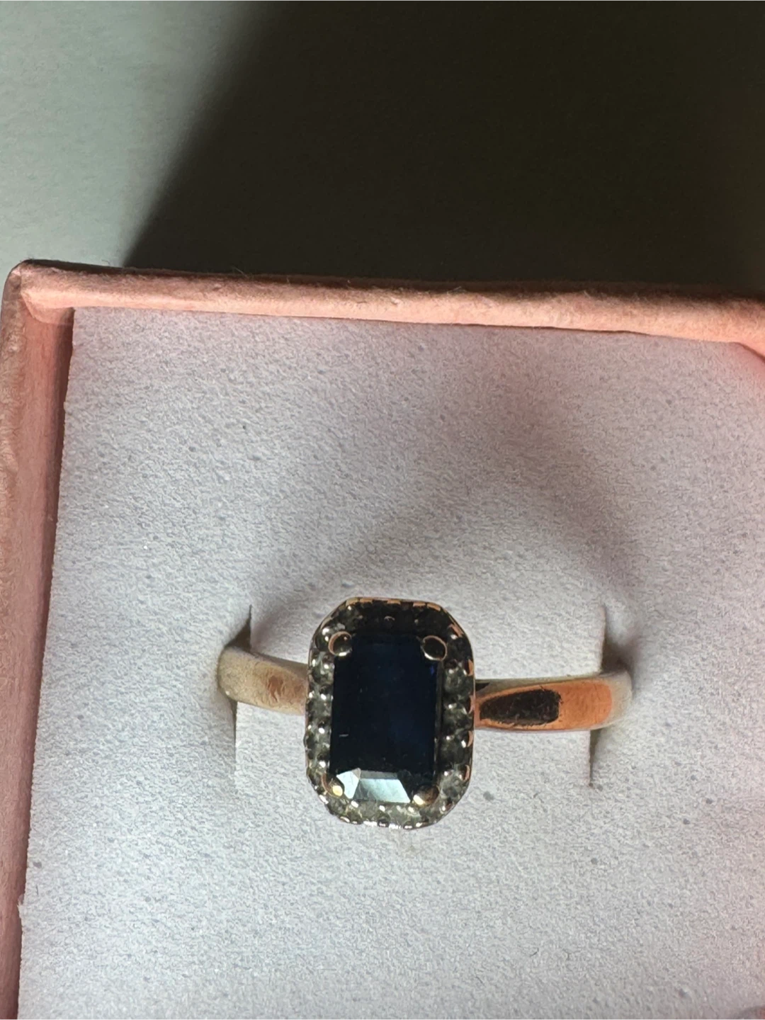 Michael Hill 10 Karat Yellow Gold Halo Ring 3 grams, Size 5.5 - photo 3
