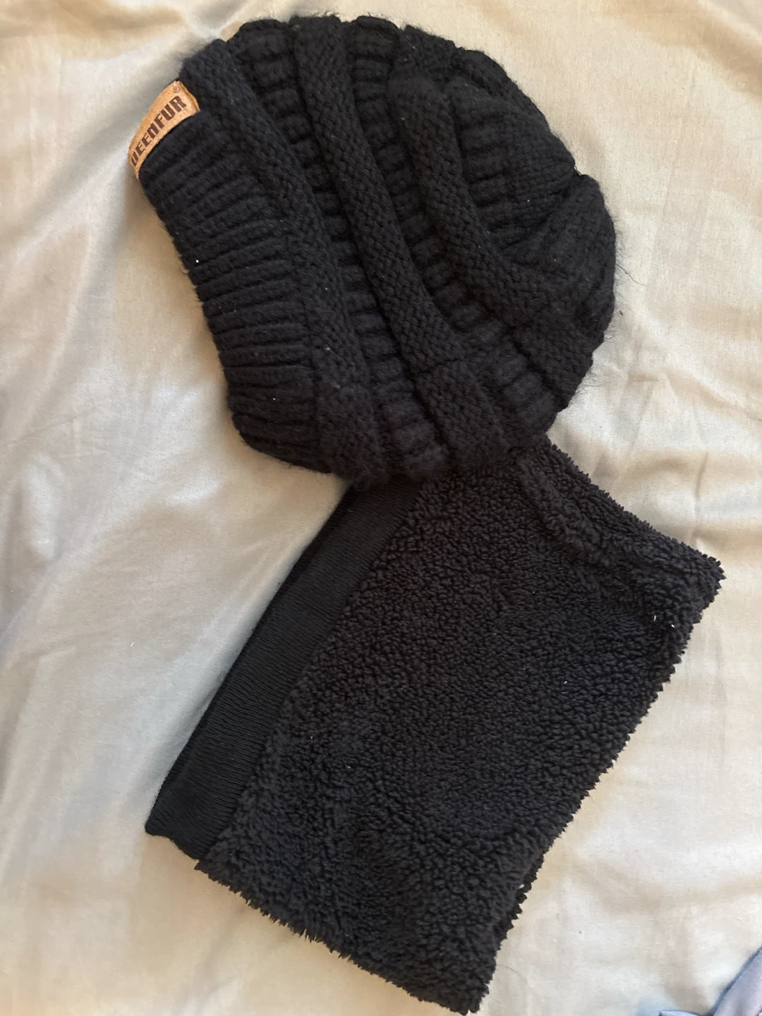 QueenFur Black Beanie and Neck Warmer Set