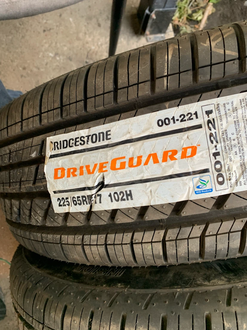 2 Pneus Bridgestone DriveGuard 225/65RF17 - photo 2