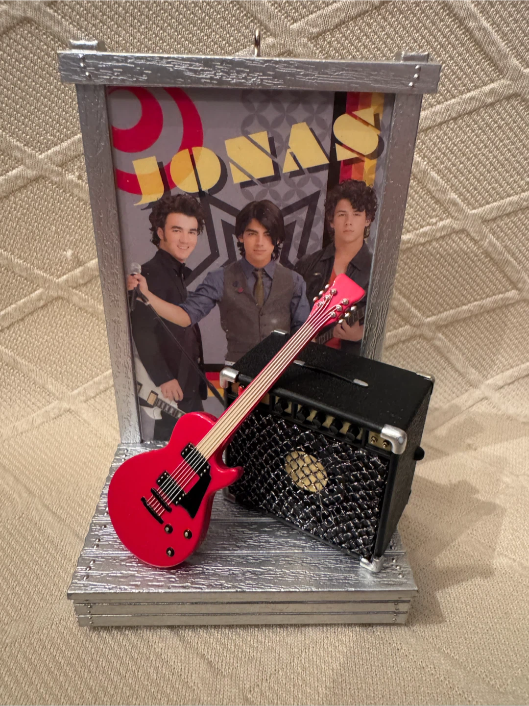 Hallmark Keepsake Jonas Brothers Rock the House Ornament - photo 2
