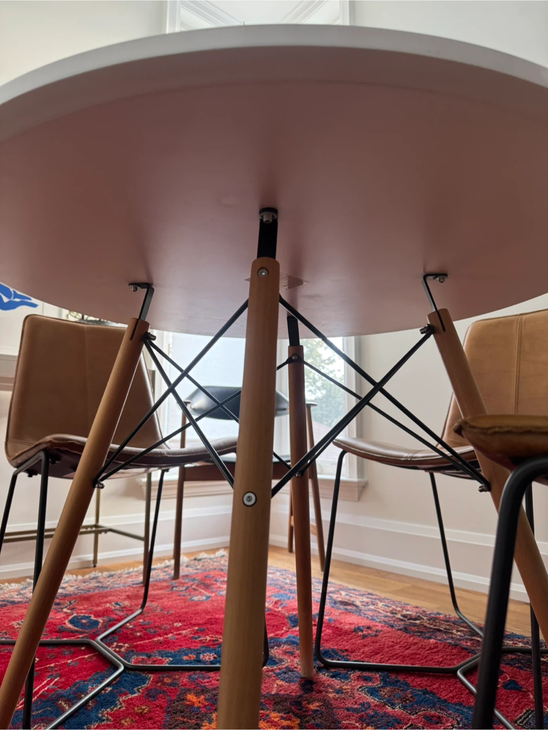 White Round Dining Table - photo 4