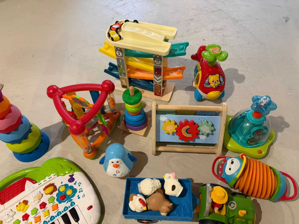 Various children’s toys! No missing pieces - photo 2
