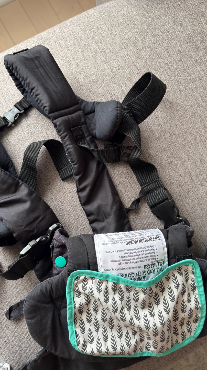 Infantino Baby Carrier - photo 2