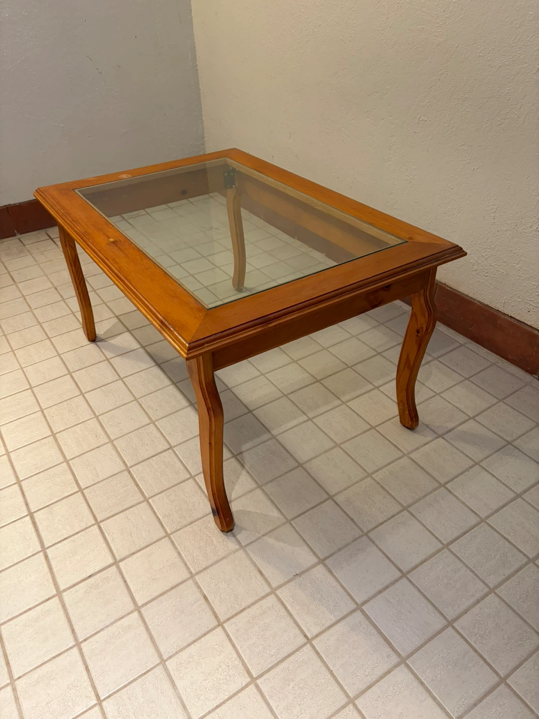 Wooden coffee table with glass top - photo 2