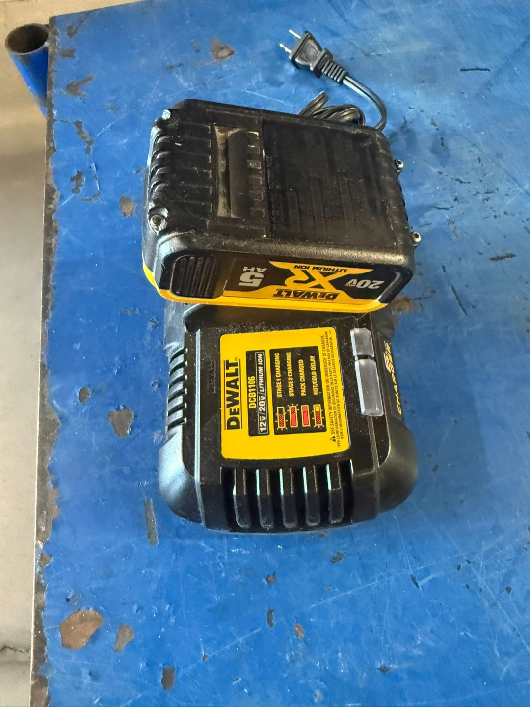DeWalt DCB1106 Charger and 20V 5Ah Battery
