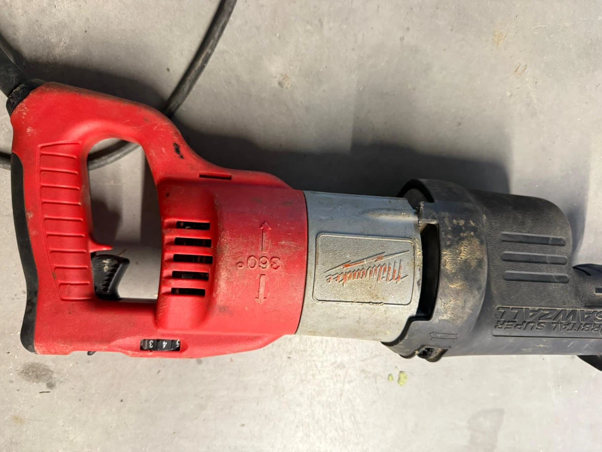 Milwaukee Orbital Super Sawzall