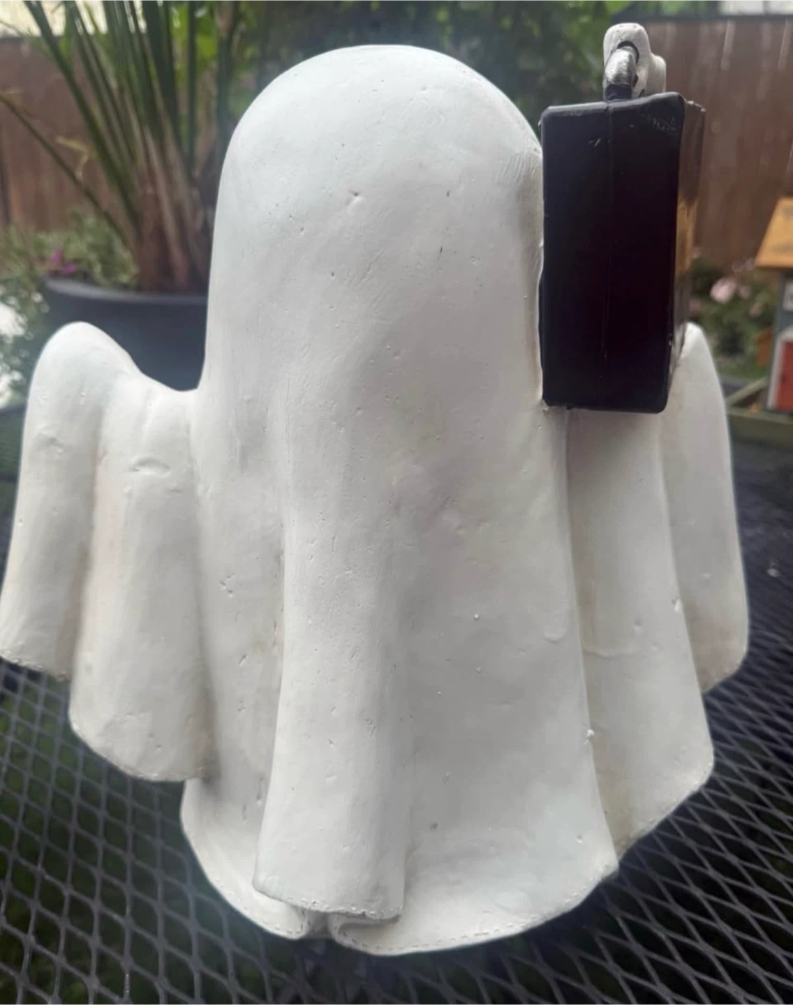 Ghost figure with boombox - photo 2