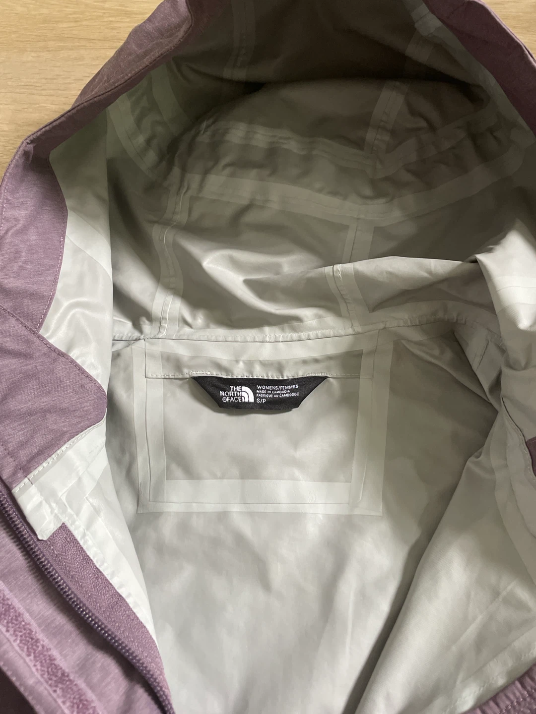 The North Face Women's Waterproof Jacket - photo 2
