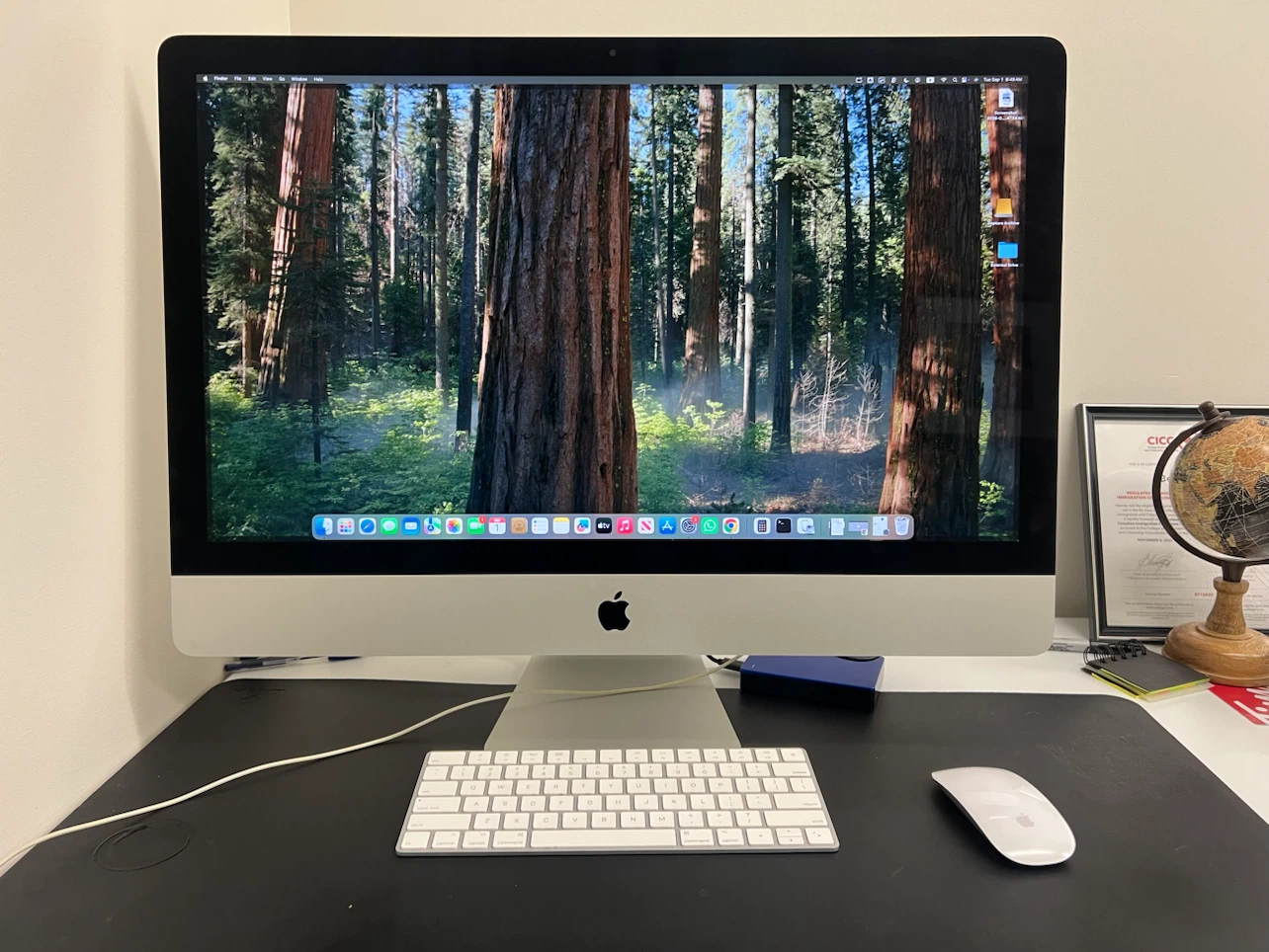 iMac 27” 5K (2019) 1TB + Magic Keyboard & Mouse